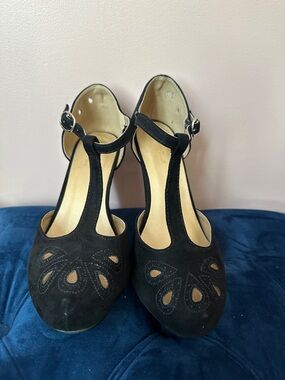 Vintage Inspired Women’s Black T-Strap Faux Suede Heels
